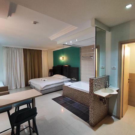Marina Beach Hotel 텔아비브 외부 사진