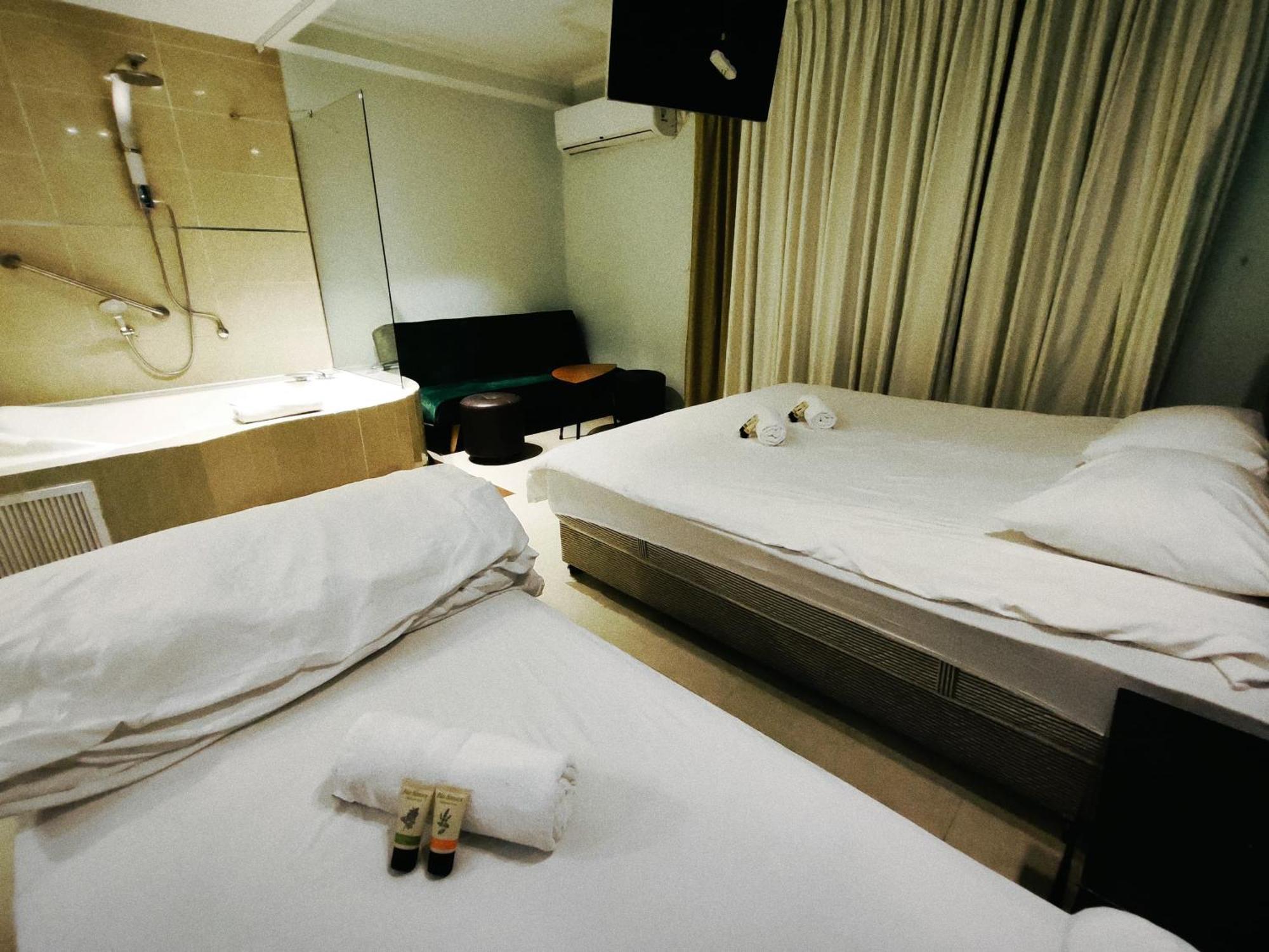 Marina Beach Hotel 텔아비브 외부 사진