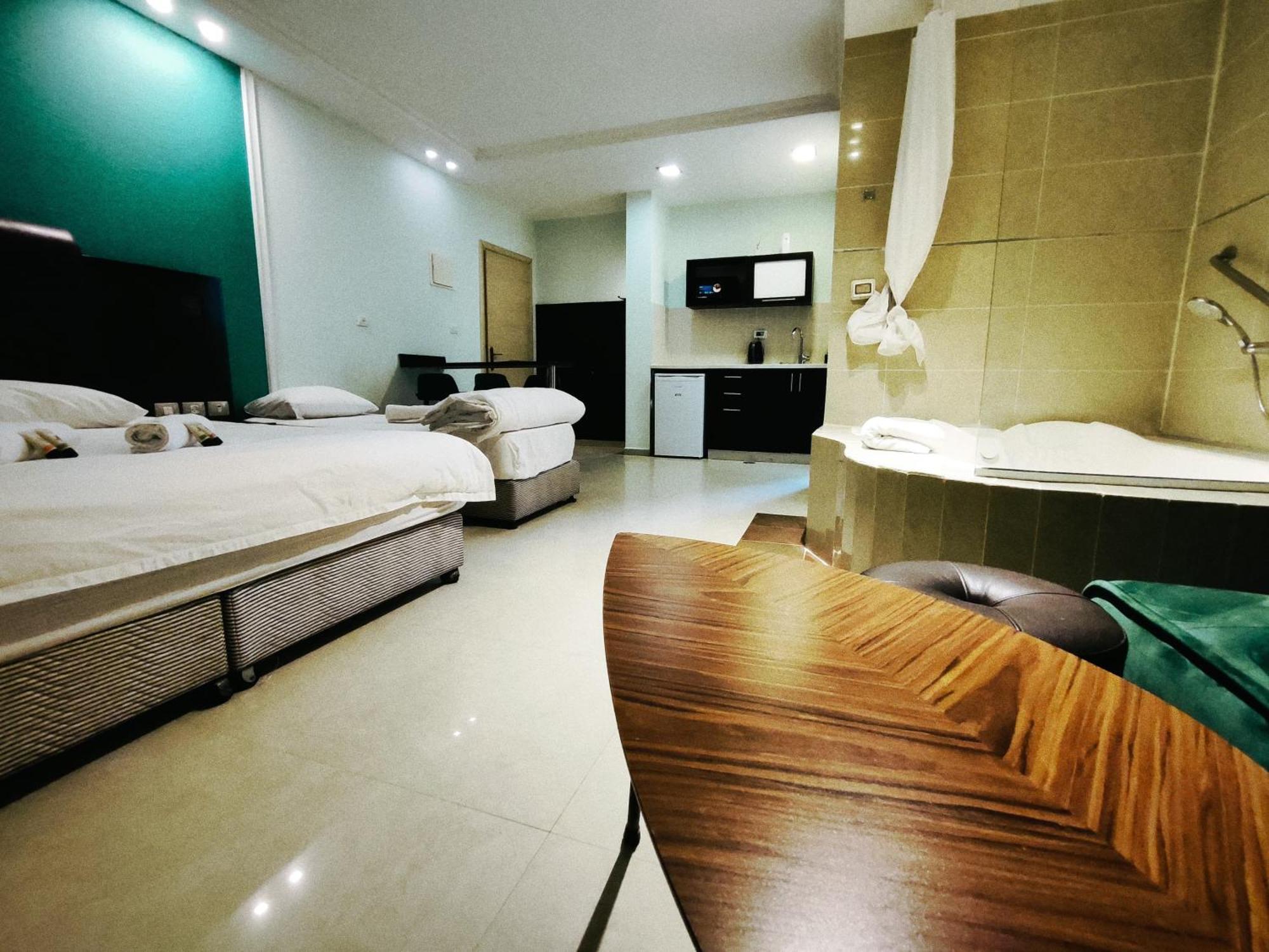 Marina Beach Hotel 텔아비브 외부 사진
