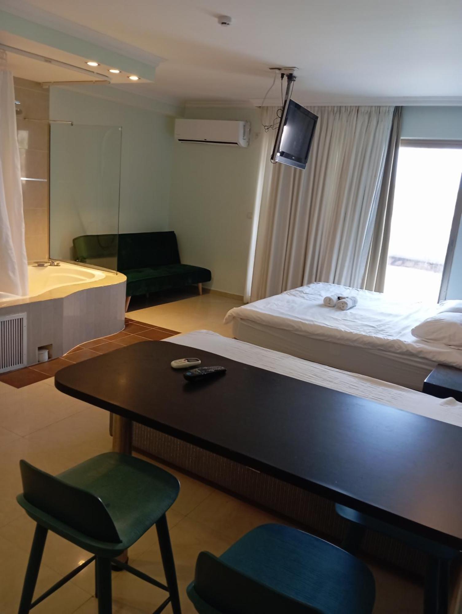 Marina Beach Hotel 텔아비브 외부 사진